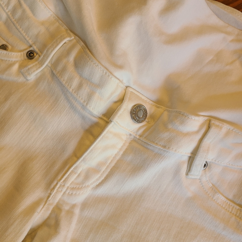 White Maternity Jeans - 6 - Picture 4 of 5